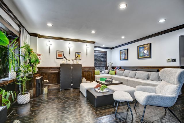 491 OLD SURREY Lane A, Hinsdale, IL 60521