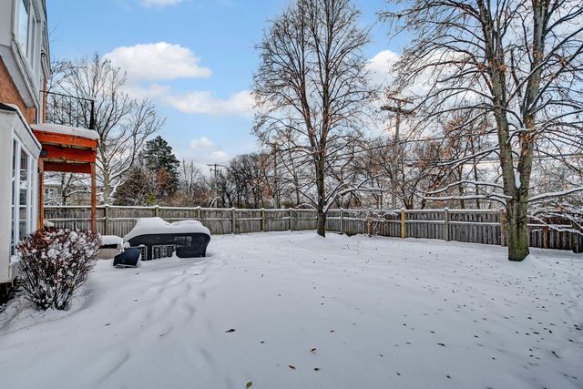 491 OLD SURREY Lane A, Hinsdale, IL 60521