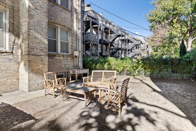 1956 W Melrose Street 102, Chicago, IL 60657