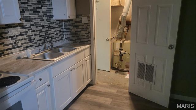 10272 Imperial Drive, St Louis, MO 63136