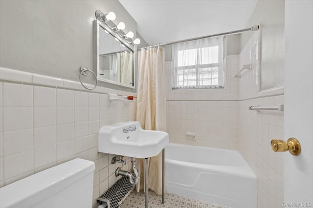 6115 97 Street 12A, Rego Park, NY 11374