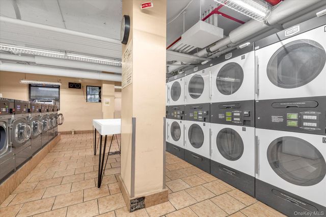 6115 97 Street 12A, Rego Park, NY 11374