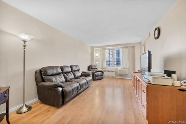 6115 97 Street 12A, Rego Park, NY 11374