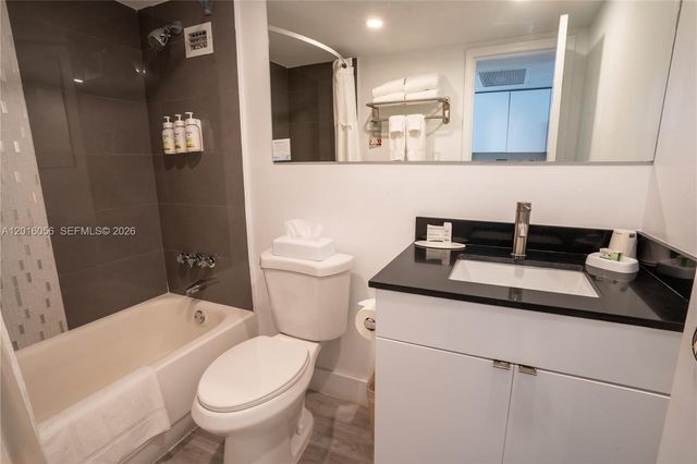 19201 Collins Ave 425, Sunny Isles Beach, FL 33160