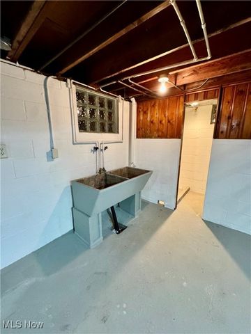 435 Manchester Avenue, Youngstown, OH 44509