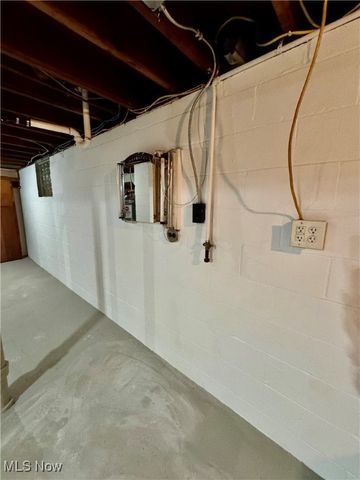 435 Manchester Avenue, Youngstown, OH 44509