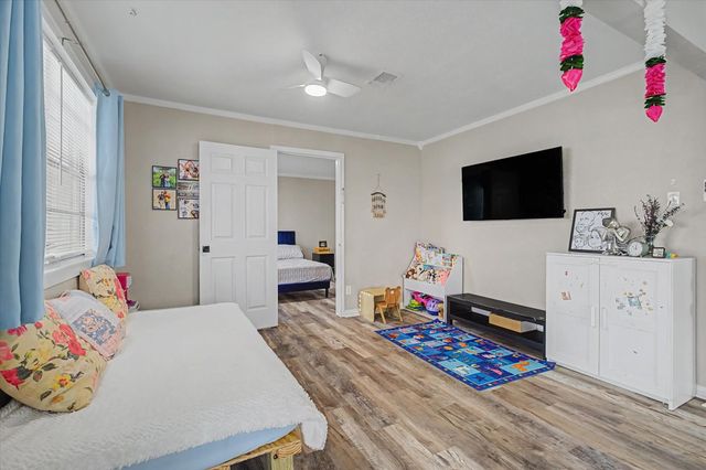 313 Ling, Bayou Vista, TX 77563
