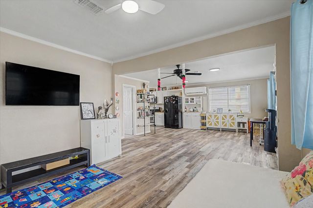 313 Ling, Bayou Vista, TX 77563