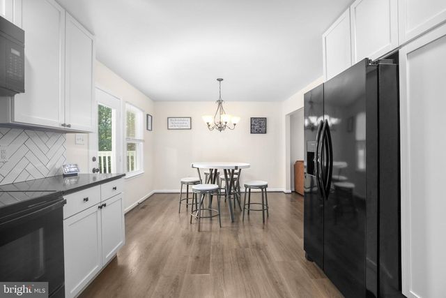 8301 SEAYS RD, Spotsylvania, VA 22551