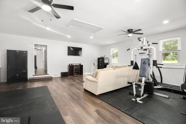 8301 SEAYS RD, Spotsylvania, VA 22551