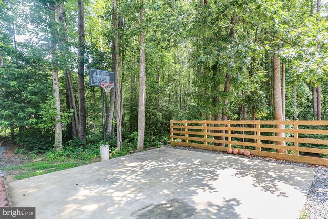 8301 SEAYS RD, Spotsylvania, VA 22551