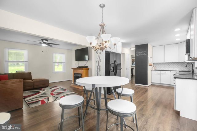 8301 SEAYS RD, Spotsylvania, VA 22551