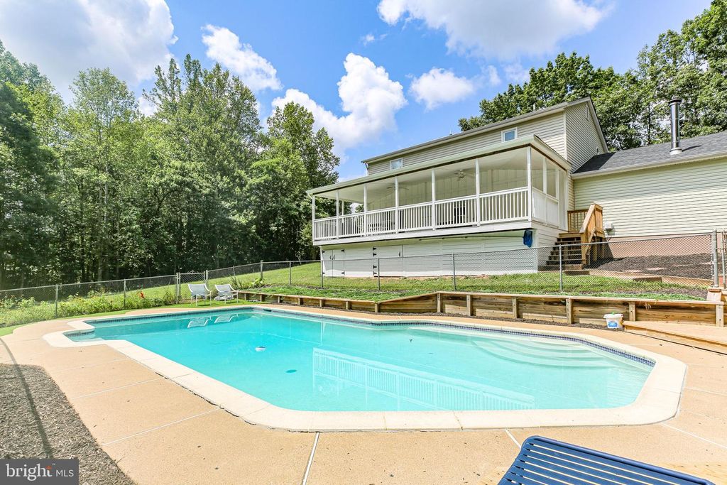 8301 SEAYS RD, Spotsylvania, VA 22551