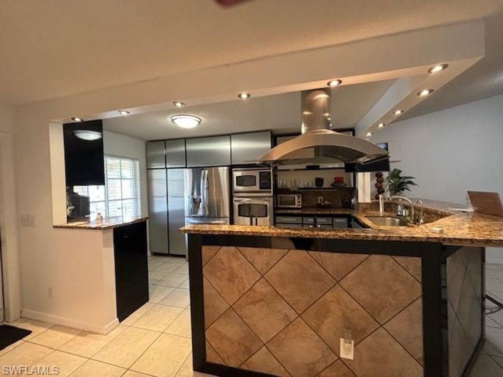 7779 Jewel LN 202, NAPLES, FL 34109 — exterior
