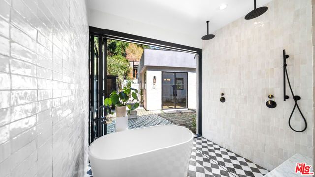 1914 Laurel Canyon Blvd, Los Angeles, CA 90046