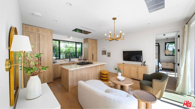 1914 Laurel Canyon Blvd, Los Angeles, CA 90046