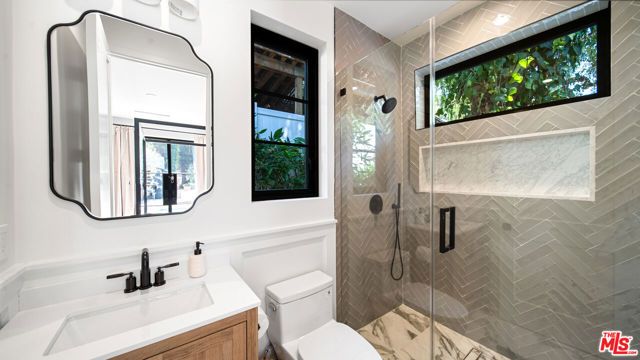 1914 Laurel Canyon Blvd, Los Angeles, CA 90046