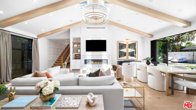 1914 Laurel Canyon Blvd, Los Angeles, CA 90046