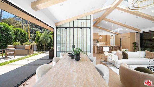 1914 Laurel Canyon Blvd, Los Angeles, CA 90046