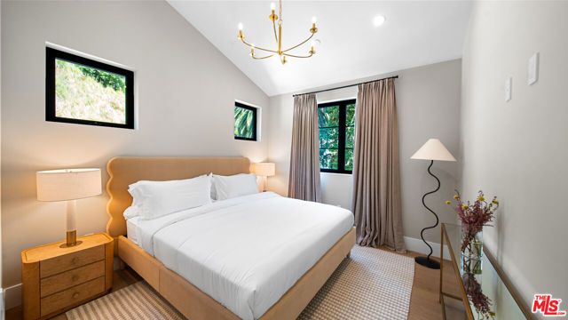 1914 Laurel Canyon Blvd, Los Angeles, CA 90046