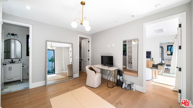1914 Laurel Canyon Blvd, Los Angeles, CA 90046