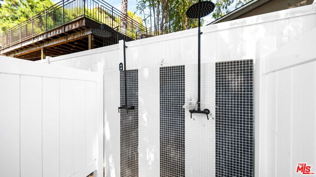 1914 Laurel Canyon Blvd, Los Angeles, CA 90046