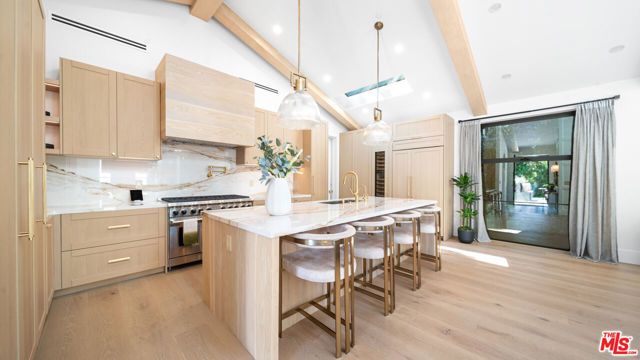 1914 Laurel Canyon Blvd, Los Angeles, CA 90046