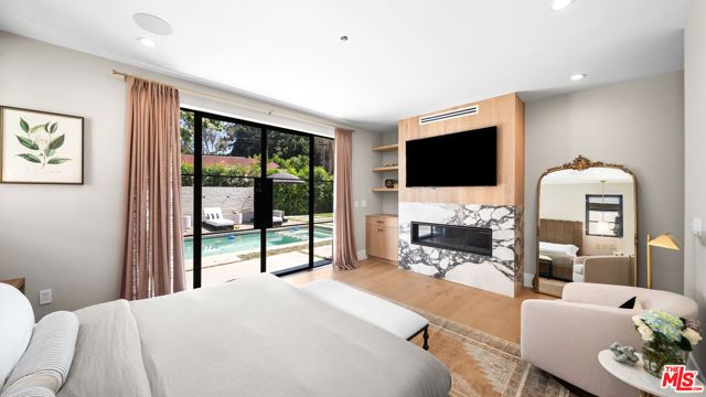 1914 Laurel Canyon Blvd, Los Angeles, CA 90046