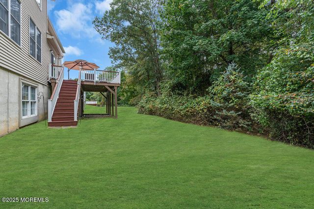 7 Taylors Run, Tinton Falls, NJ 07712