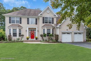 7 Taylors Run, Tinton Falls, NJ 07712
