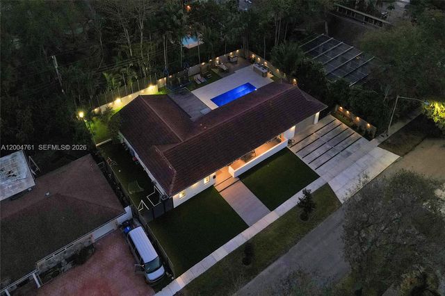 2126 NE 187th St, North Miami Beach, FL 33179