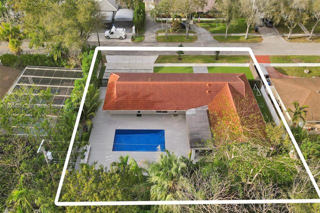 2126 NE 187th St, North Miami Beach, FL 33179