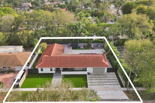 2126 NE 187th St, North Miami Beach, FL 33179