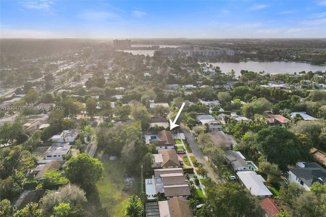 2126 NE 187th St, North Miami Beach, FL 33179