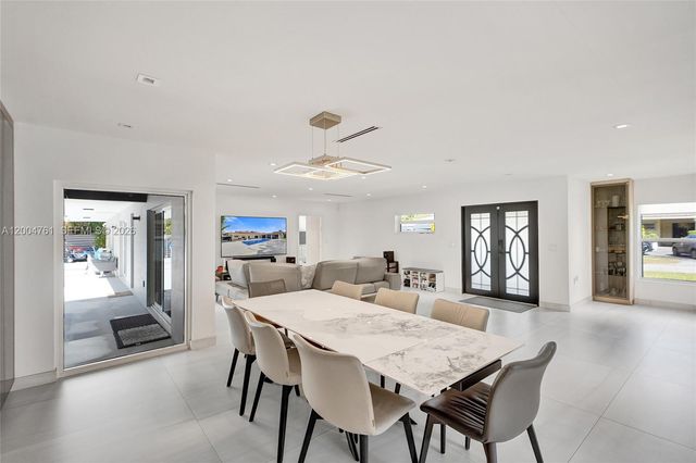 2126 NE 187th St, North Miami Beach, FL 33179