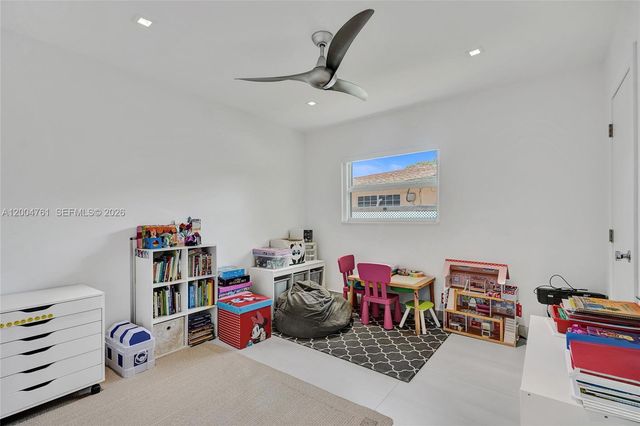 2126 NE 187th St, North Miami Beach, FL 33179