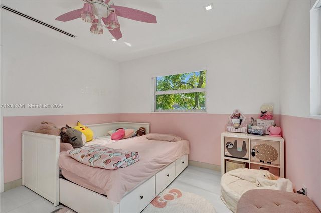 2126 NE 187th St, North Miami Beach, FL 33179