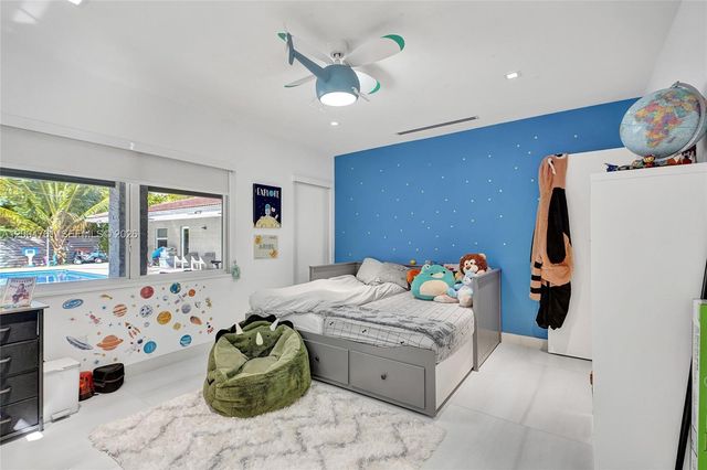 2126 NE 187th St, North Miami Beach, FL 33179