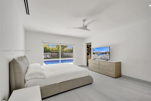 2126 NE 187th St, North Miami Beach, FL 33179