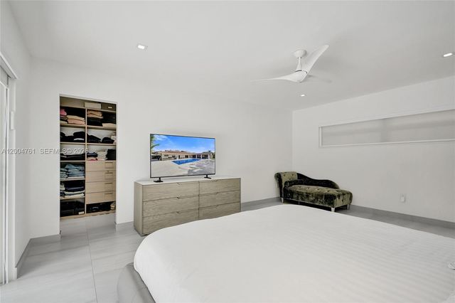 2126 NE 187th St, North Miami Beach, FL 33179