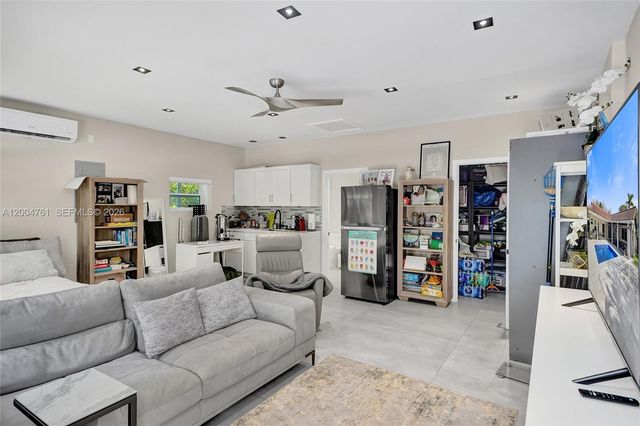 2126 NE 187th St, North Miami Beach, FL 33179