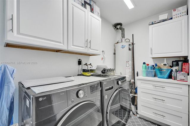 2126 NE 187th St, North Miami Beach, FL 33179