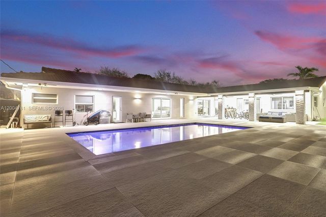 2126 NE 187th St, North Miami Beach, FL 33179