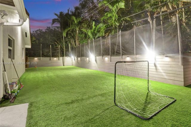 2126 NE 187th St, North Miami Beach, FL 33179