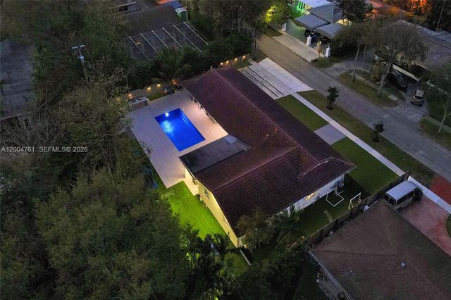 2126 NE 187th St, North Miami Beach, FL 33179