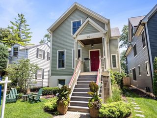 2121 Pioneer Road, Evanston, IL 60201