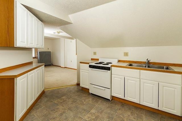 1619 Hubbard Avenue, Saint Paul, MN 55104