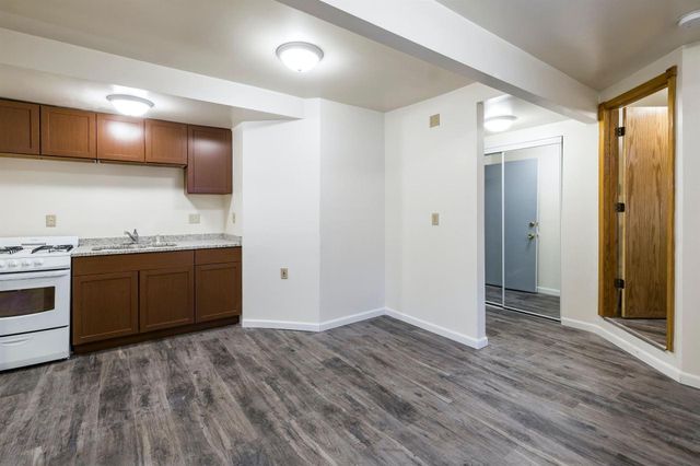 1619 Hubbard Avenue, Saint Paul, MN 55104