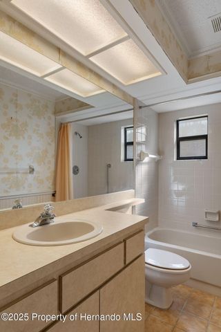 2221 Timber Lodge Lane, Spring Hill, FL 34606