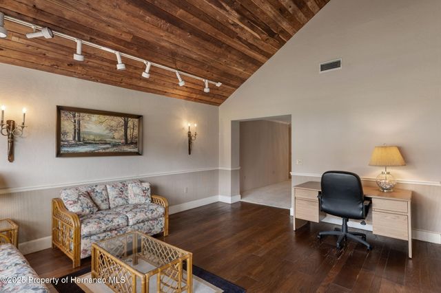 2221 Timber Lodge Lane, Spring Hill, FL 34606